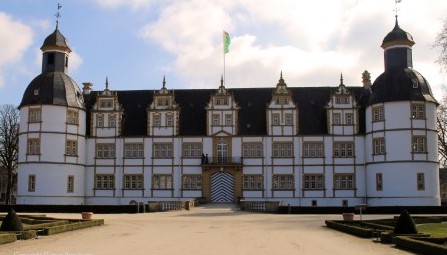 Das Schloss Neuhaus bei Paderborn
